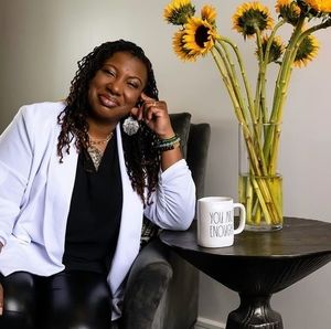 Meet your Posher, Renee